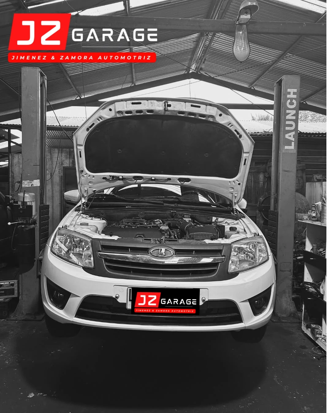 Vehículo atendido por JZ Garage dentro del taller